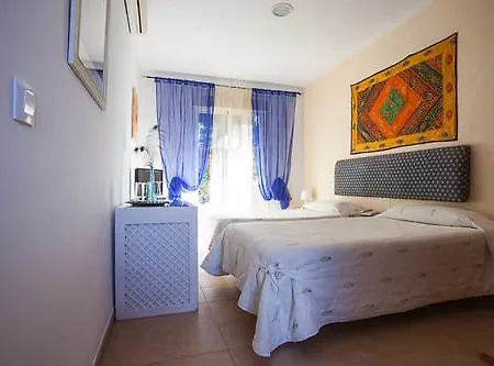 Guest house Alhaja Playa 2*
